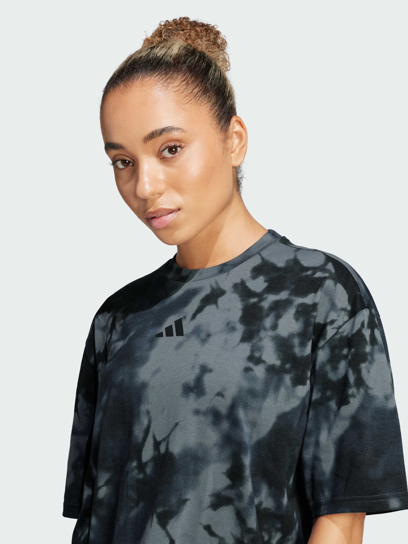 Спортивна футболка Adidas модель JM4902 Спортивна футболка Adidas модель JM4902 Фото