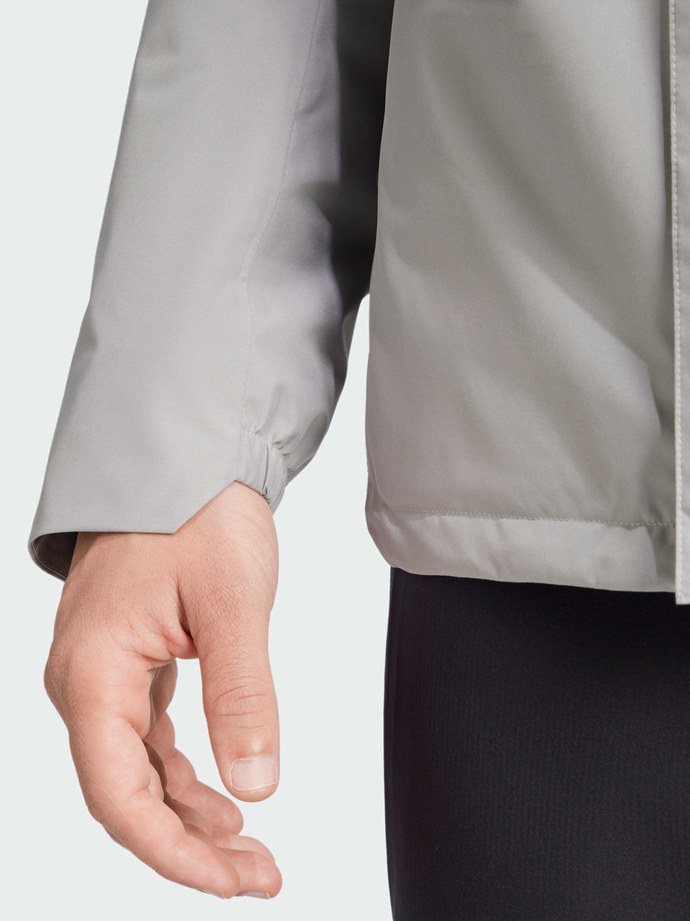 Демісезонна куртка Adidas модель IX5627 Фото