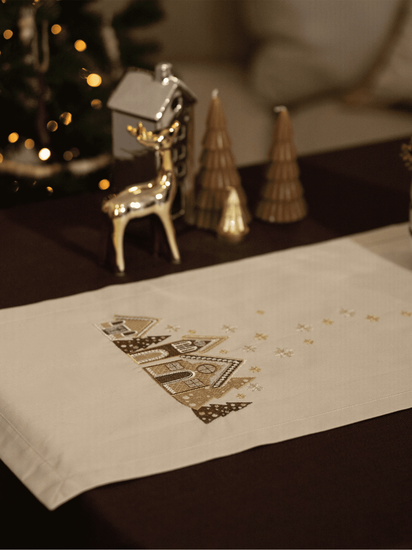 Новорічна доріжка "Хатинки" Едельвіка модель 327-24-00 Фото