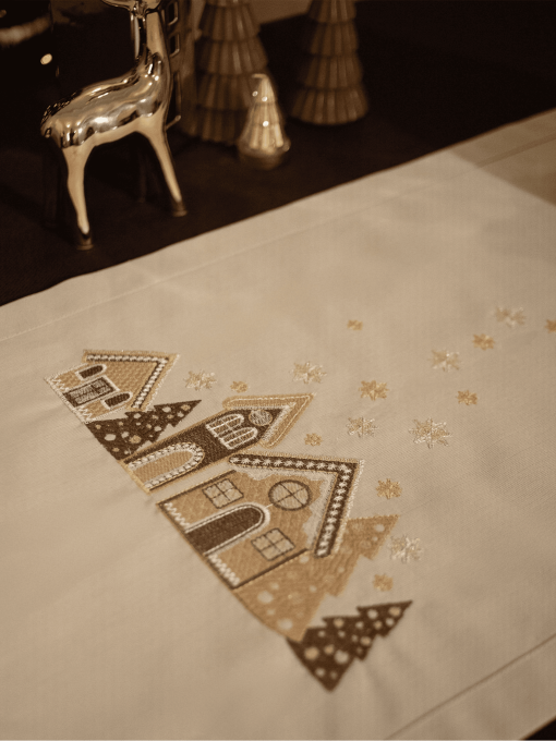 Новорічна доріжка "Хатинки" Едельвіка модель 327-24-00 Фото