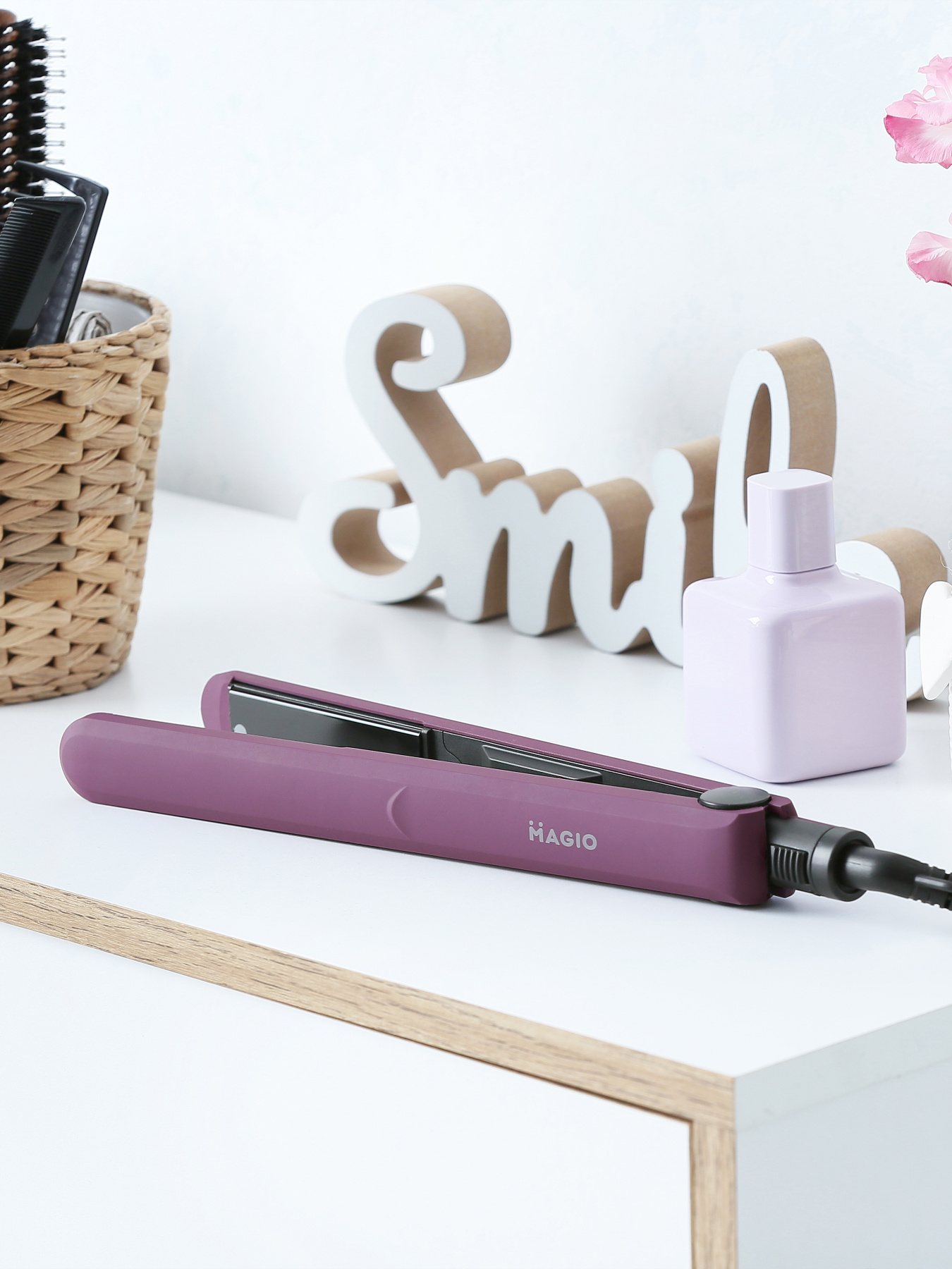 Щипці для волосся MAGIO МG-721, 35Вт, max t. 180°C, керам. пластини Magio модель MG-721 Фото