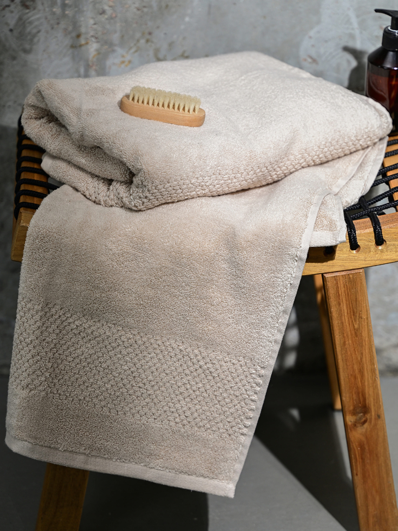 Рушник з натуральної бавовни "Бриз" бежевий MBM HOME модель BT-01/02/03/04 BEIGE Рушник з натуральної бавовни "Бриз" бежевий MBM HOME модель BT-01/02/03/04 BEIGE Фото