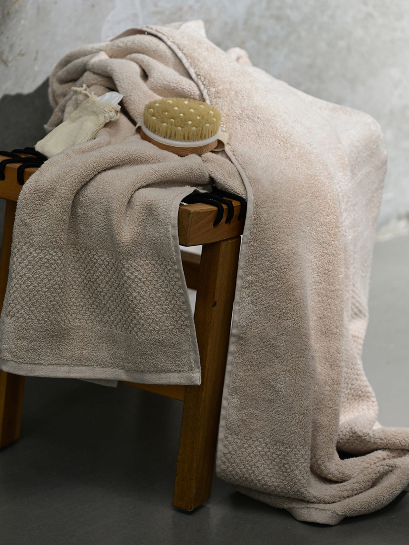 Рушник з натуральної бавовни "Бриз" бежевий MBM HOME модель BT-01/02/03/04 BEIGE Рушник з натуральної бавовни "Бриз" бежевий MBM HOME модель BT-01/02/03/04 BEIGE Фото