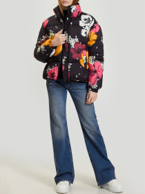 Зимова куртка Moschino модель 242K2A061187352555 Зимова куртка Moschino модель 242K2A061187352555 Фото