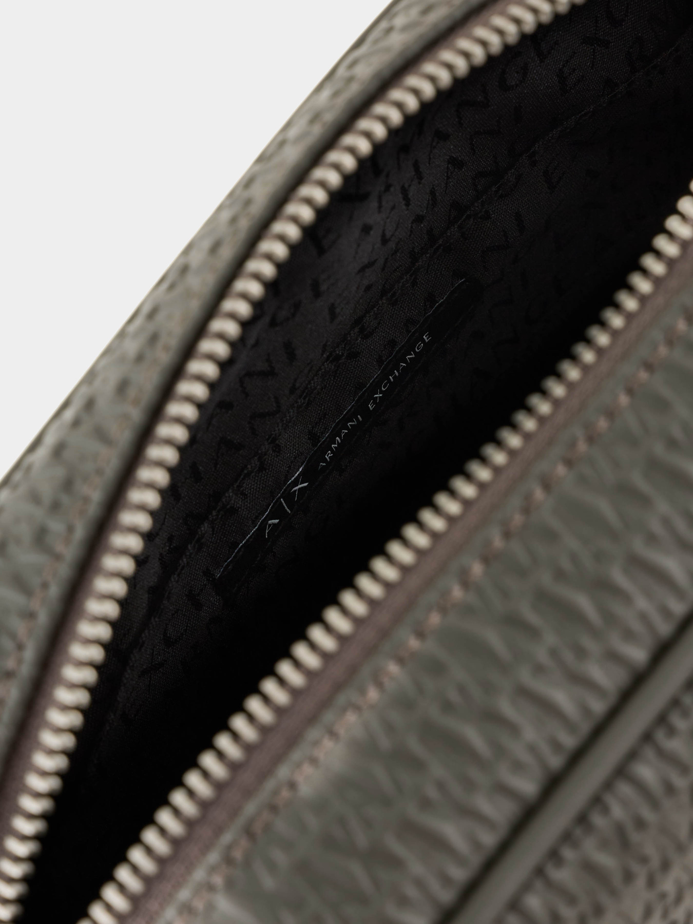 Сумки Armani Exchange модель XM000158-AF11928-U8110 Фото