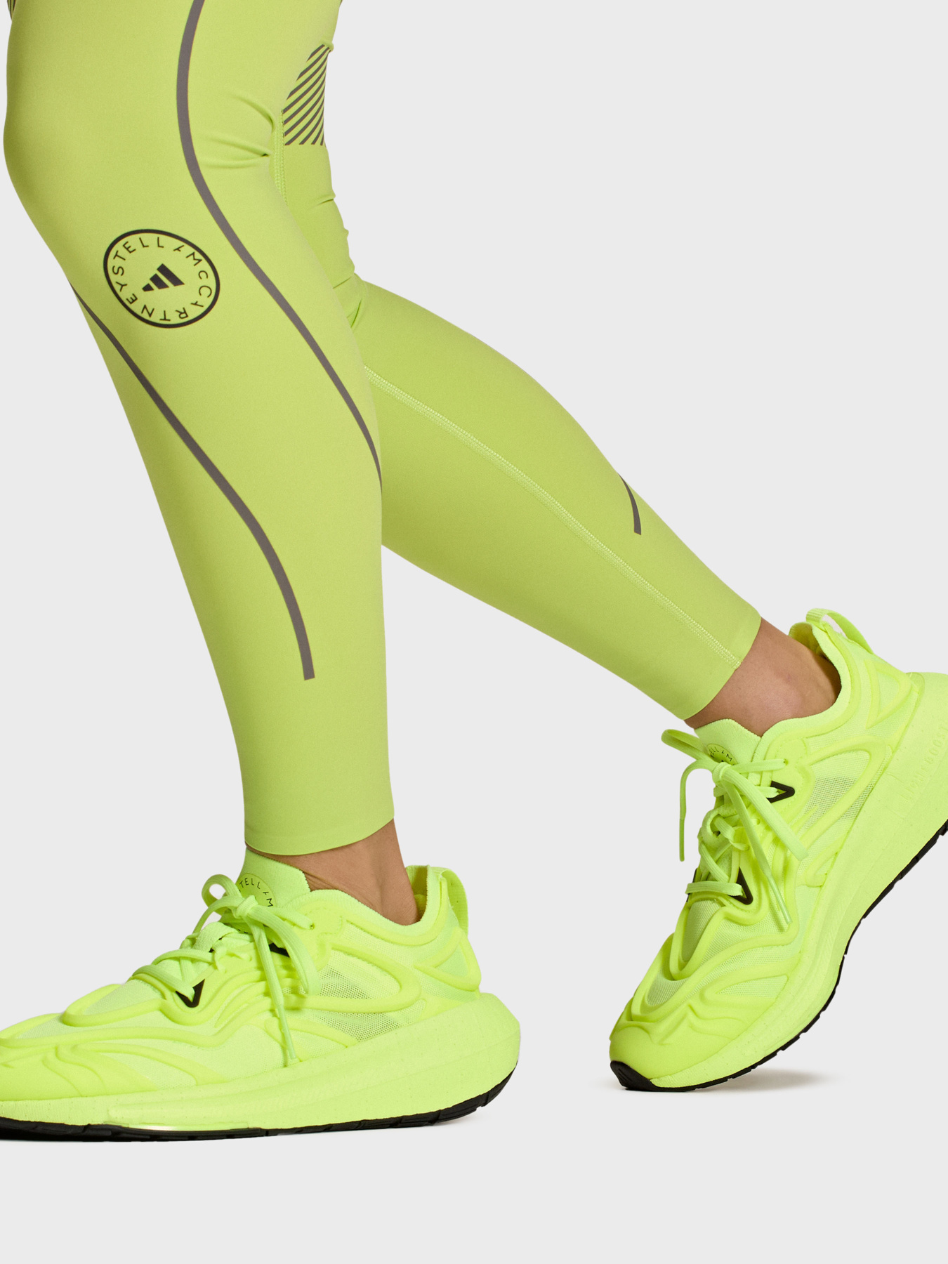 Кросівки для бігу Adidas Ultraboost модель JS0275 Фото