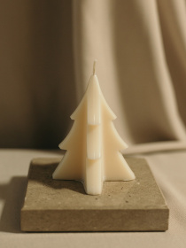 Аромасвеча "Елка Лакшери", аромат Сухой джин и кипарис, из натурального оливкового воска Candle Design модель 170.2016 Фото