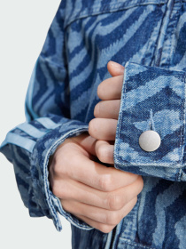 Джинсовая куртка Adidas модель IW0793 Джинсовая куртка Adidas модель IW0793 Фото