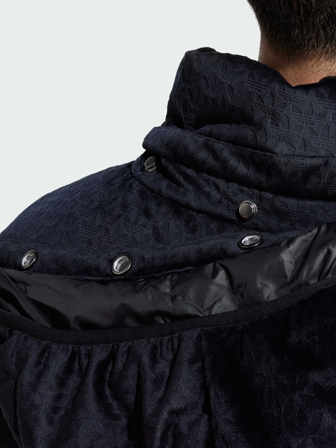 Зимняя куртка Adidas модель IW3442 Фото