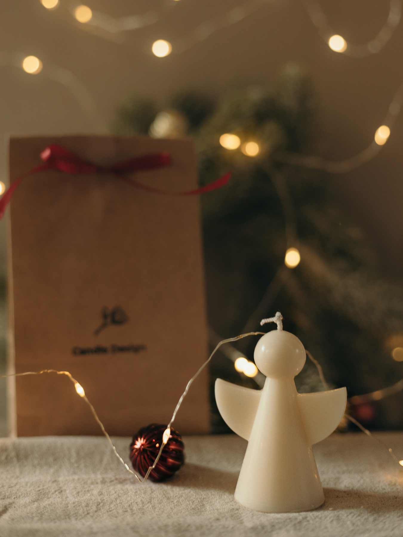 Ароматична свічка "Янгол", аромат - Чизкейк з чорницею, натуральний оливковий віск Candle Design модель 130.2014 Фото