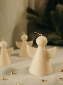 Ароматична свічка "Янгол", аромат - Чизкейк з чорницею, натуральний оливковий віск Candle Design модель 130.2014 Фото