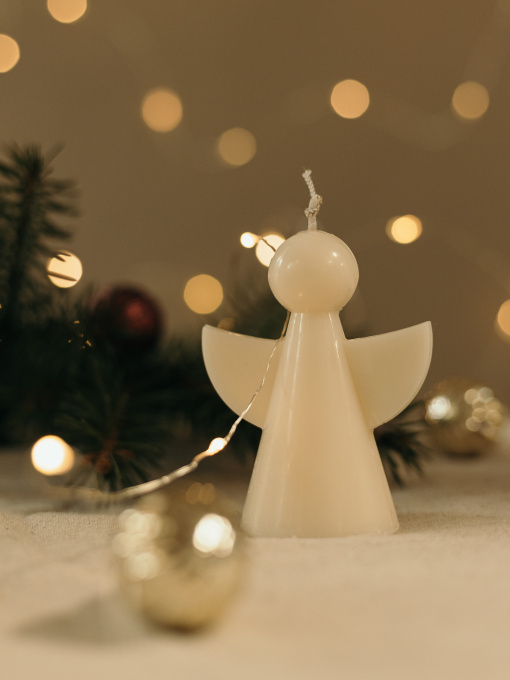 Ароматическая свеча "Ангел", аромат - Чизкейк с черникой, натуральный оливковый воск Candle Design модель 130.2014 Фото