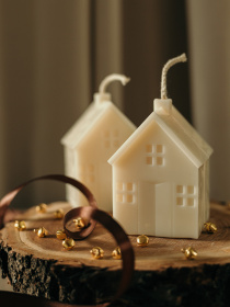 Ароматическая свеча "Домик", аромат - Almond Macaron (Макарун), натуральный оливковый воск Candle Design модель 170.2029 Фото