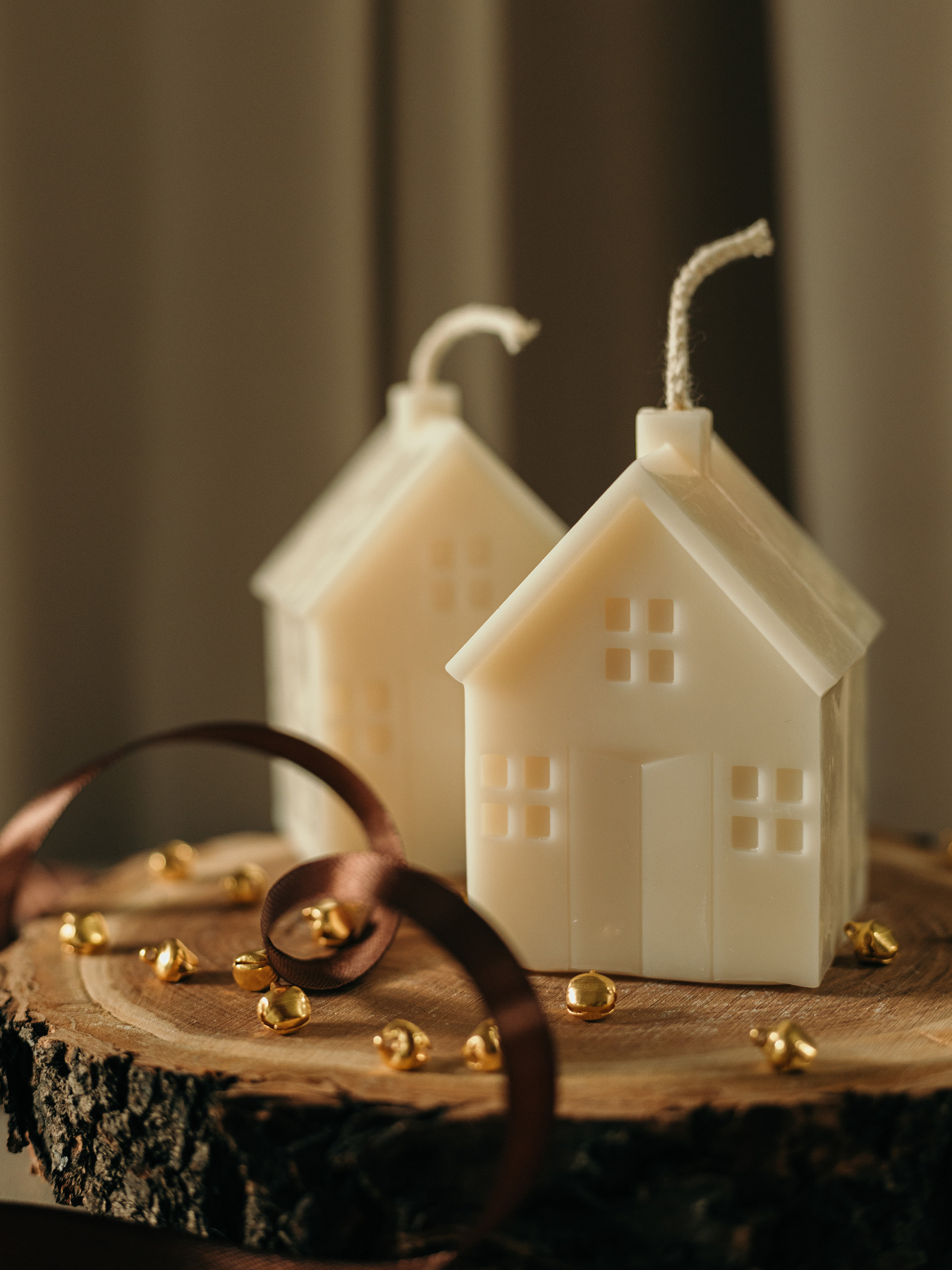 Ароматическая свеча "Домик", аромат - Almond Macaron (Макарун), натуральный оливковый воск Candle Design модель 170.2029 Фото