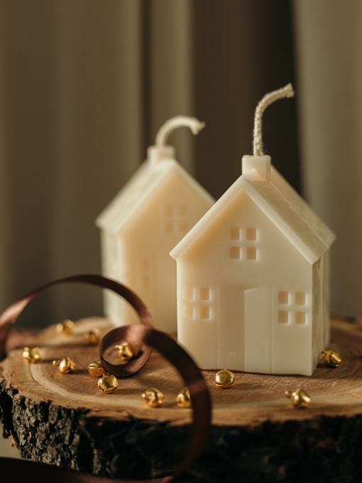 Ароматическая свеча "Домик", аромат - Almond Macaron (Макарун), натуральный оливковый воск Candle Design модель 170.2029 Фото