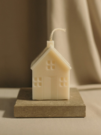 Ароматическая свеча "Домик", аромат - Almond Macaron (Макарун), натуральный оливковый воск Candle Design модель 170.2029 Фото