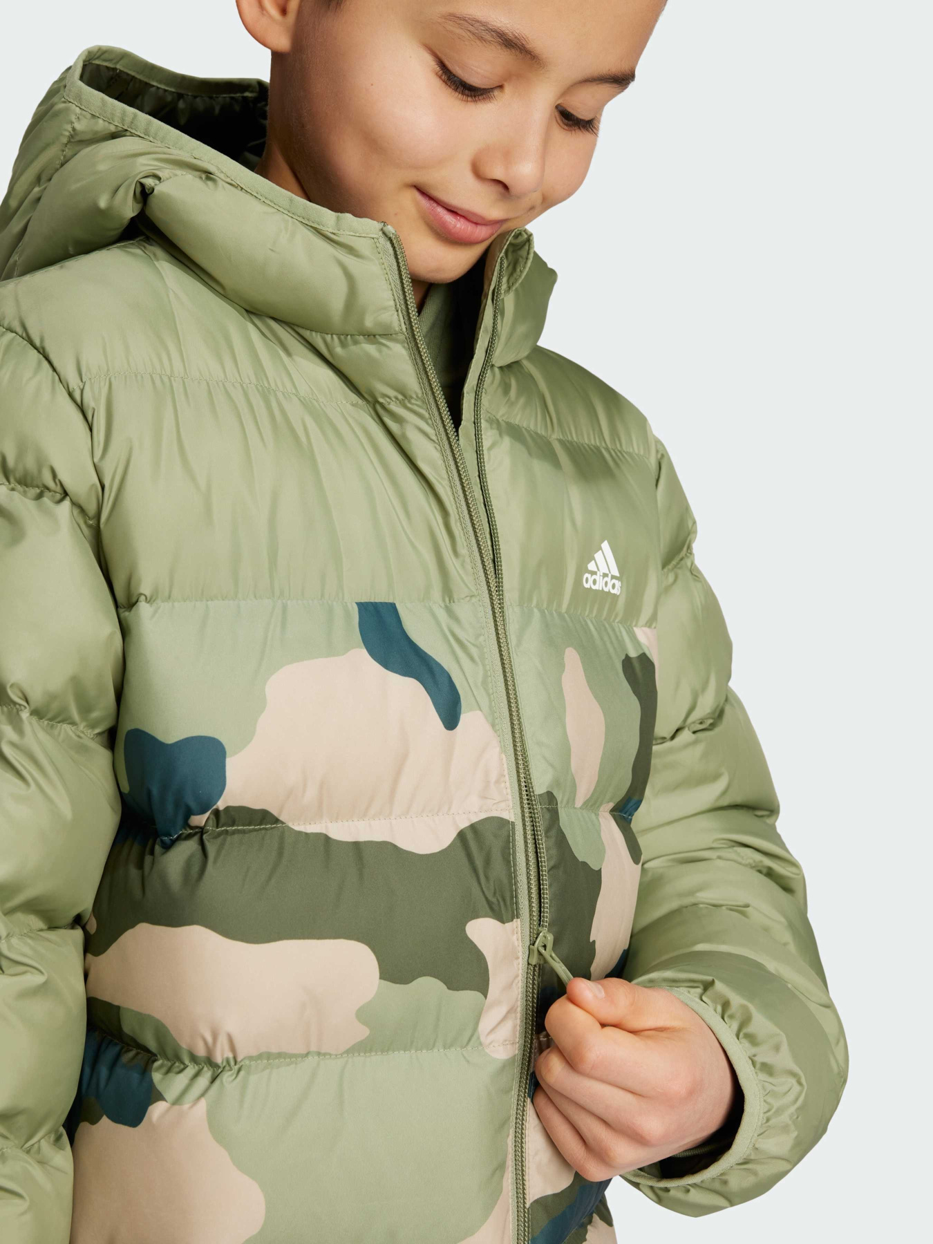 Зимняя куртка Adidas модель IW0545 Фото