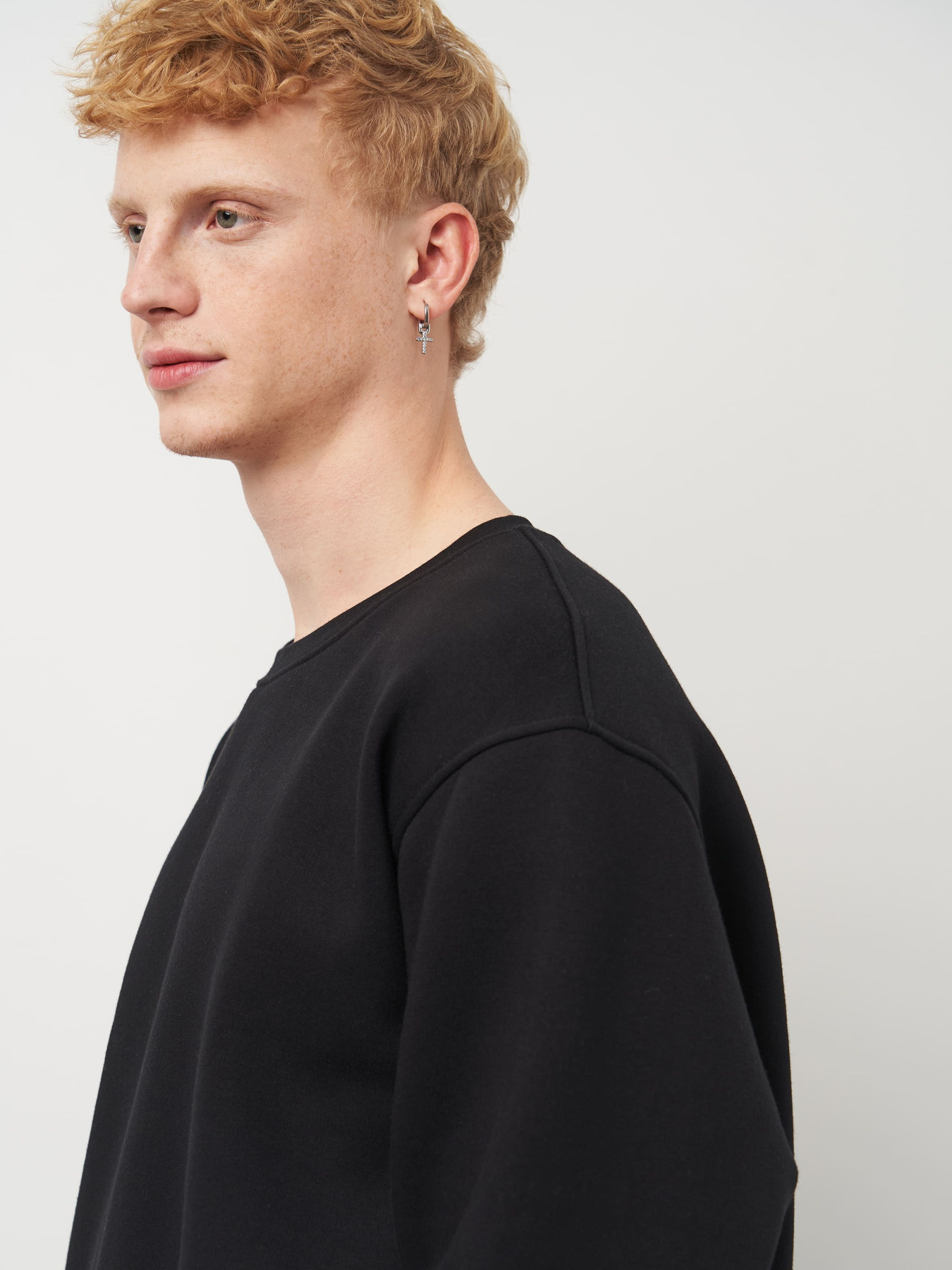 Свитшот Роза модель 240452_black Фото