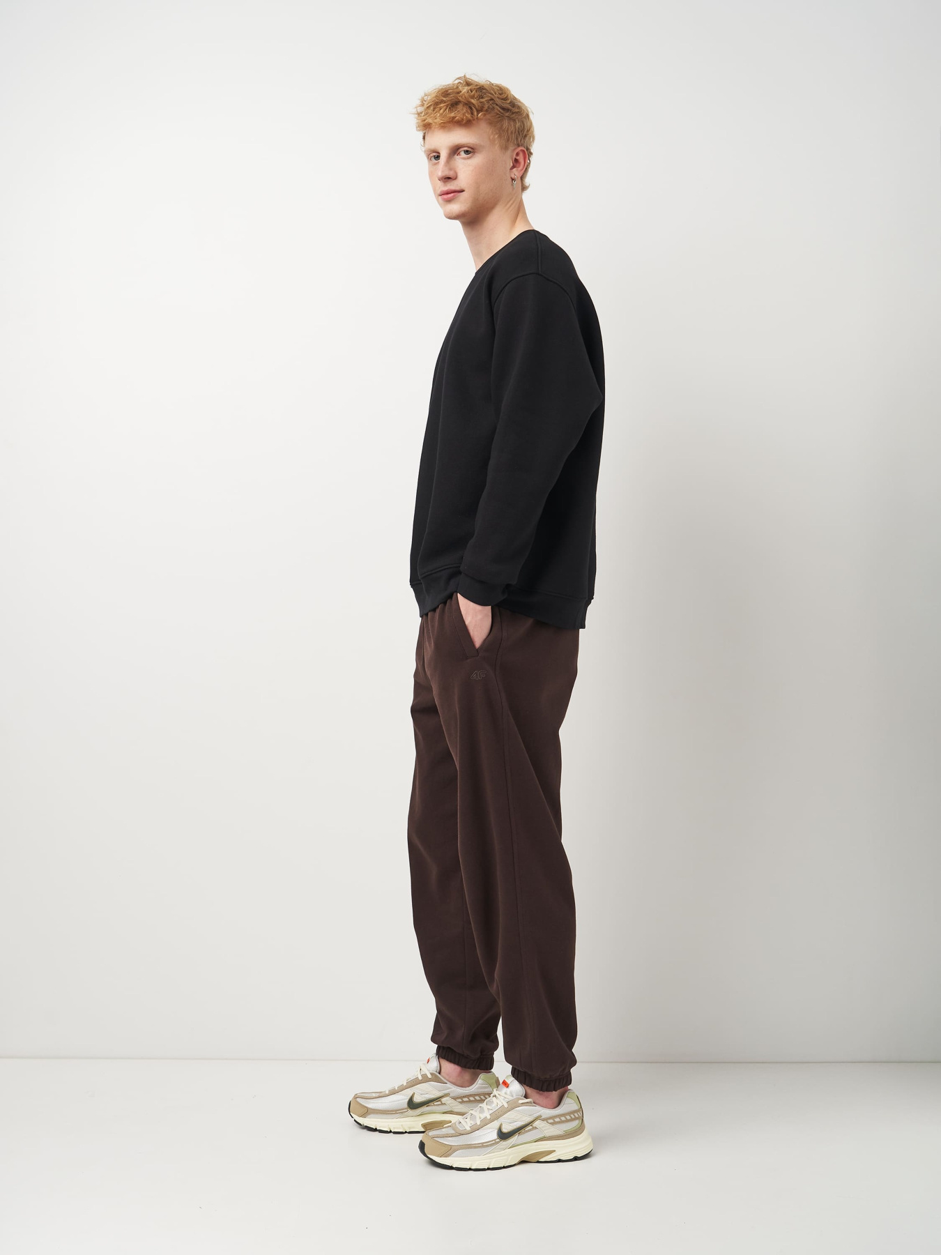 Свитшот Роза модель 240452_black Фото