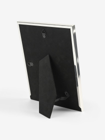 Фоторамка "Дежавю" металева срібна MBM HOME модель PH-14 SILVER Фоторамка "Дежавю" металева срібна MBM HOME модель PH-14 SILVER Фото