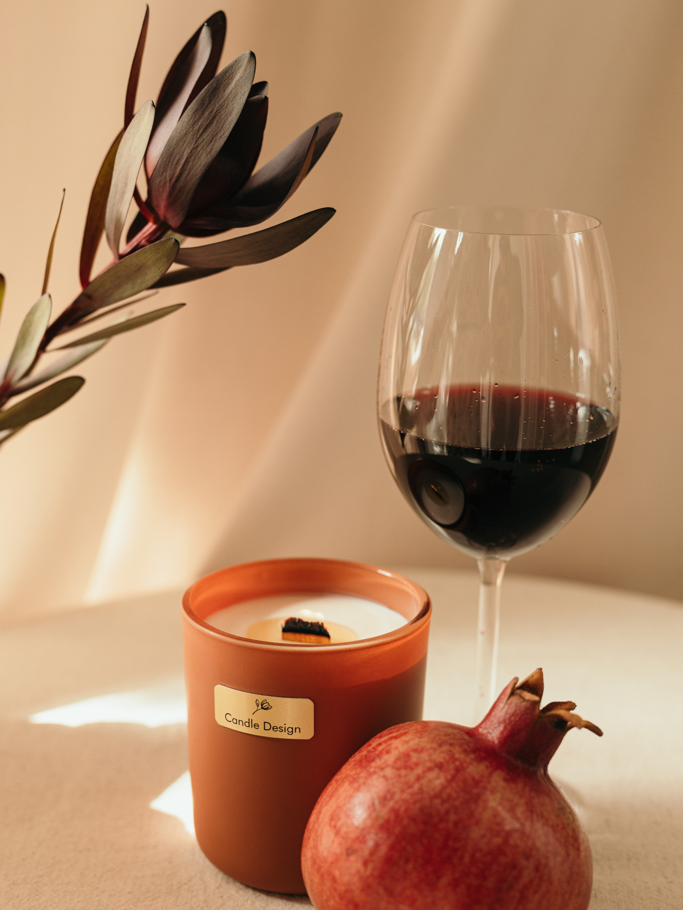 Ароматическая свеча "Гранатовое вино", Аромат: Pomegranate Bitters (Гранатовое вино) Candle Design модель 210.0003 Фото