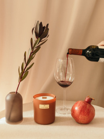 Ароматическая свеча "Гранатовое вино", Аромат: Pomegranate Bitters (Гранатовое вино) Candle Design модель 210.0003 Фото