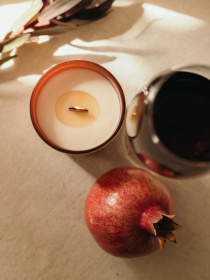 Ароматична свічка "Гранатове вино", Аромат: Pomegranate Bitters (Гранатове вино) Candle Design модель 210.0003 Фото