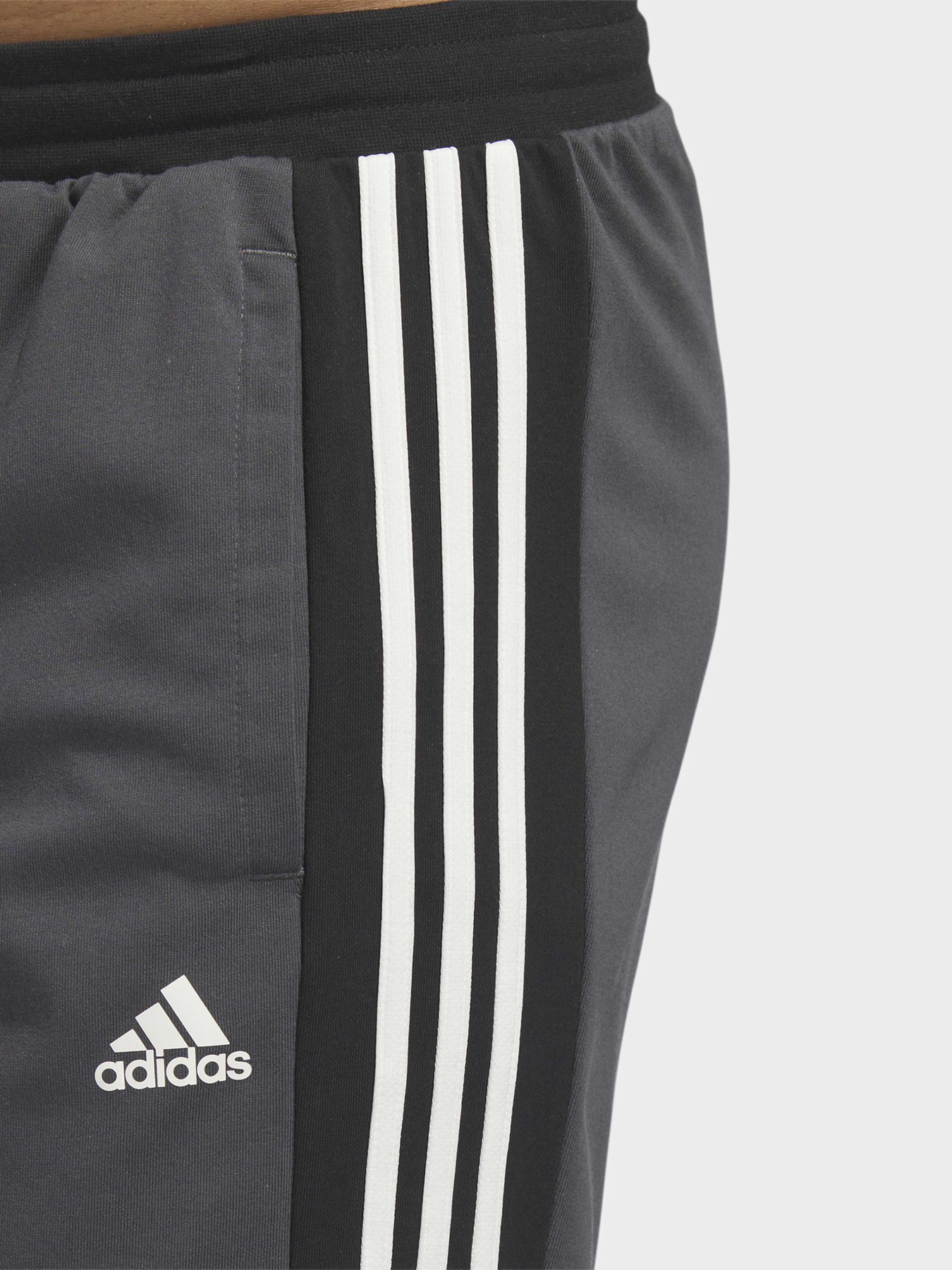 Спортивный костюм Adidas модель IC6754 Фото