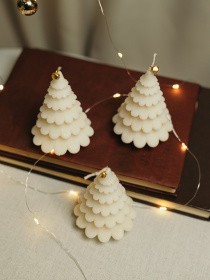 Аромасвеча "Новогодняя Елочка", аромат Горная сосна Candle Design модель 170.2014 Фото