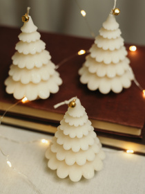 Аромасвеча "Новогодняя Елочка", аромат Горная сосна Candle Design модель 170.2014 Фото