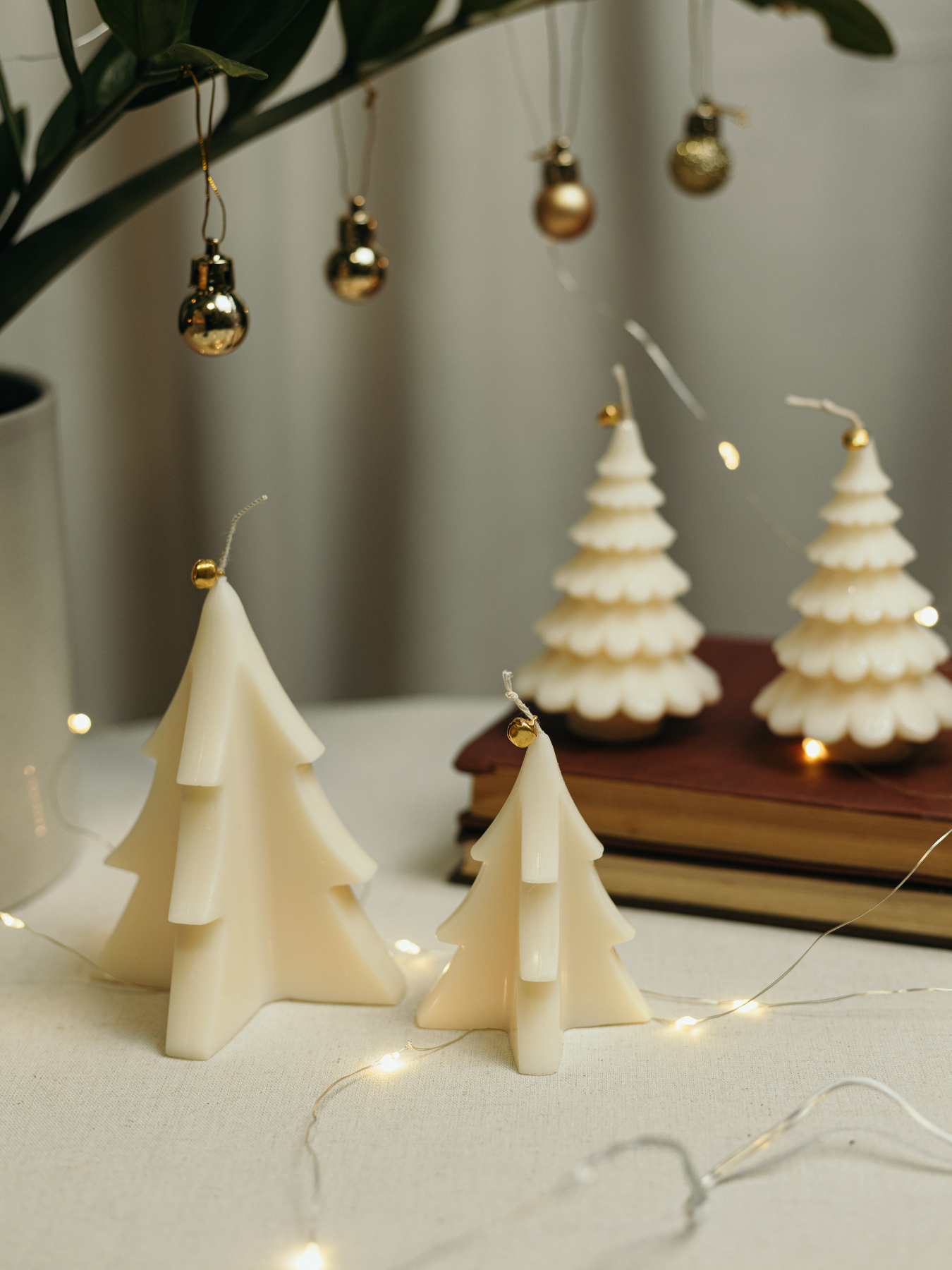 Аромасвічка "Ялинка лакшері M", аромат Dry Gin and Cypress (Сухий джин і кипарис) Candle Design модель 170.2015 Фото