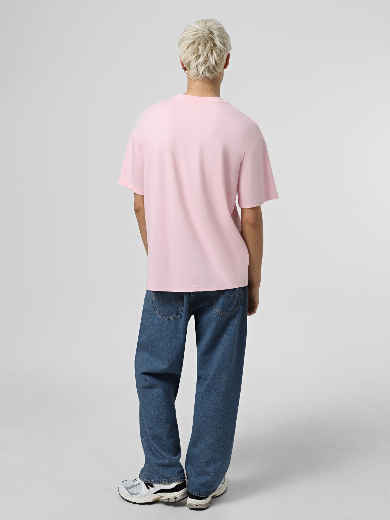 Футболка Ейсік Оверсайз модель SvitloRozheva Фото