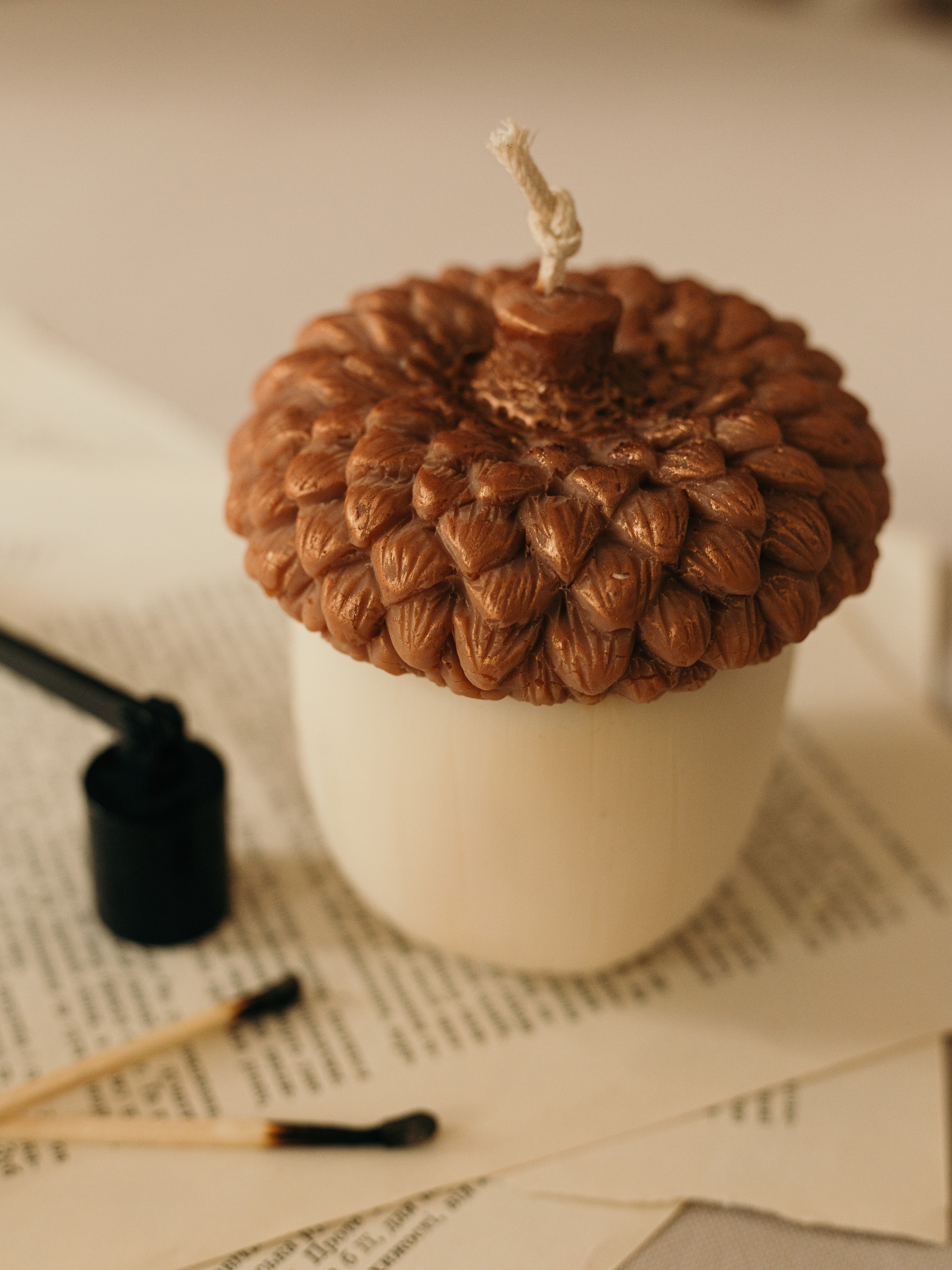 Свеча "Жёлудь" парфюмированная, Аромат: "Туман и папоротник", из натурального оливкового воска Candle Design модель 190.2011 Фото