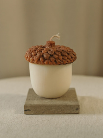 Свеча "Жёлудь" парфюмированная, Аромат: "Туман и папоротник", из натурального оливкового воска Candle Design модель 190.2011 Фото