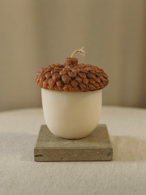 Свічка "Жолудь" парфумована, Аромат: "Туман і папороть", з натурального оливкового воску Candle Design модель 190.2011 Фото