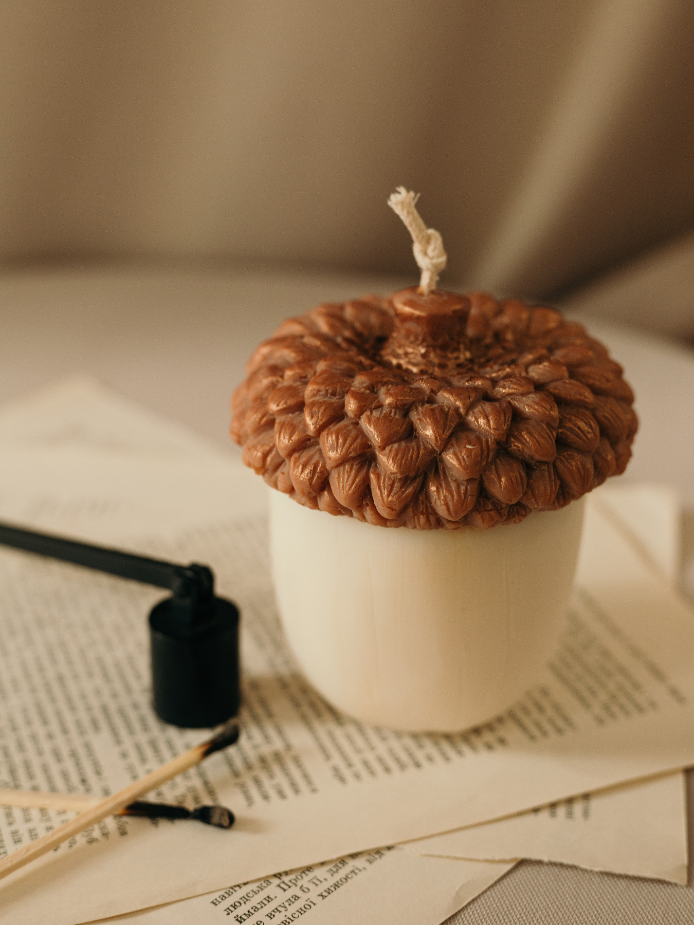 Свеча "Жёлудь" парфюмированная, Аромат: "Туман и папоротник", из натурального оливкового воска Candle Design модель 190.2011 Фото