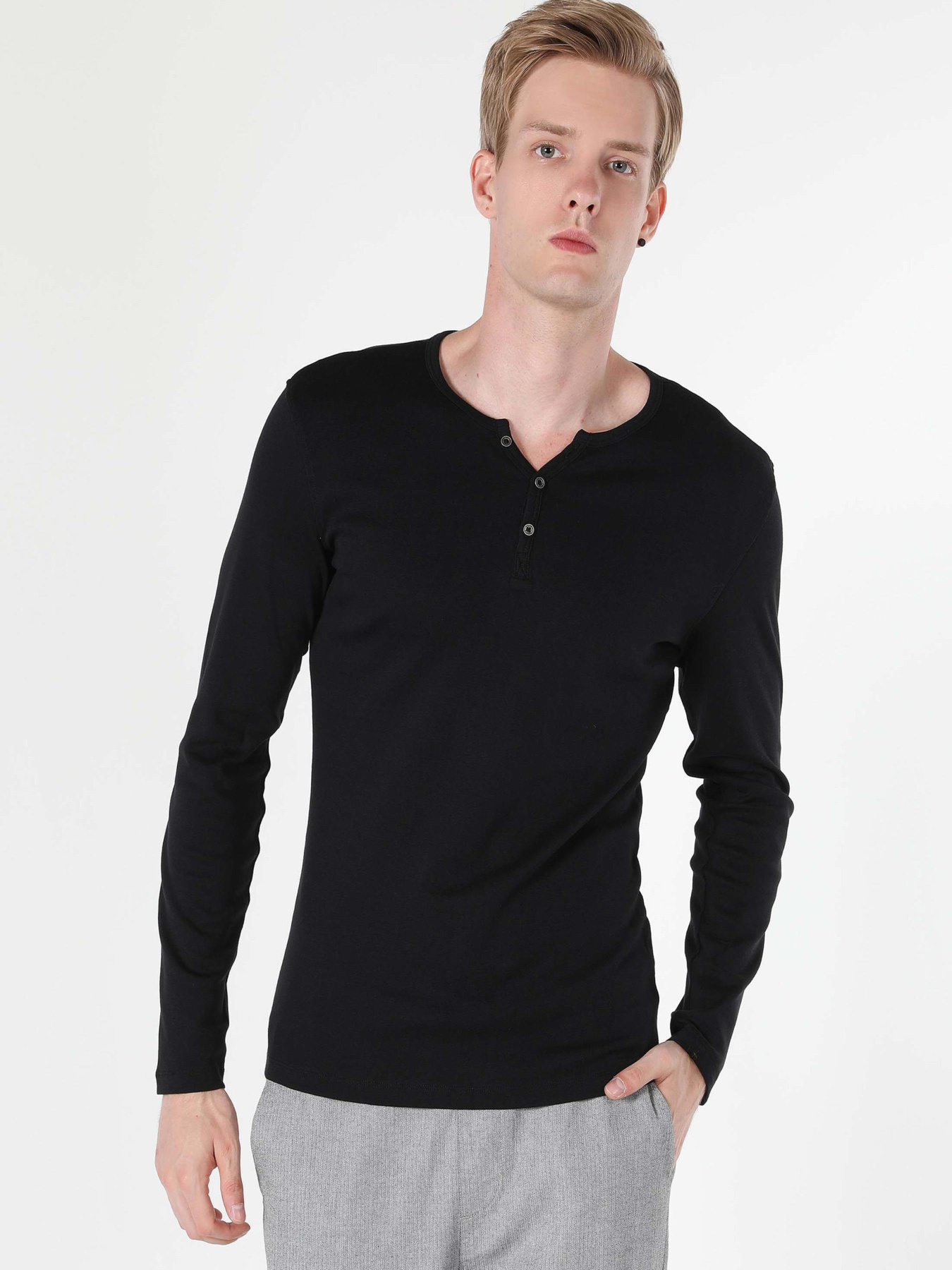 Кофты и свитера Colin’s модель CL1022847_q1.v1_BLK Фото