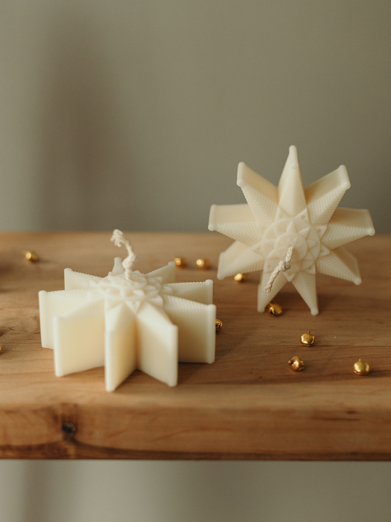 Свічка "Різдвяна зірка" парфумована, аромат - Гранатове вино, з натурального оливкового воску Candle Design модель 170.2026 Фото