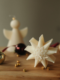 Свічка "Різдвяна зірка" парфумована, аромат - Гранатове вино, з натурального оливкового воску Candle Design модель 170.2026 Фото