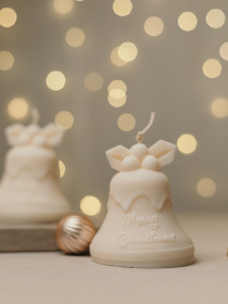 Свеча "Колокольчик" парфюмированная, аромат Almond Macaron (макарун), натуральный оливковый воск Candle Design модель 170.2024 Фото