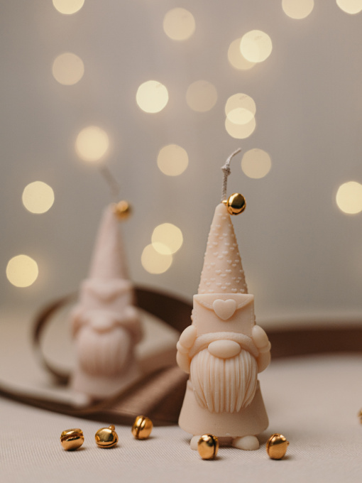 Свічка "Ельф" парфумована, аромат - Мигдальний макарун, з натурального оливкового воску Candle Design модель 170.2023 Фото