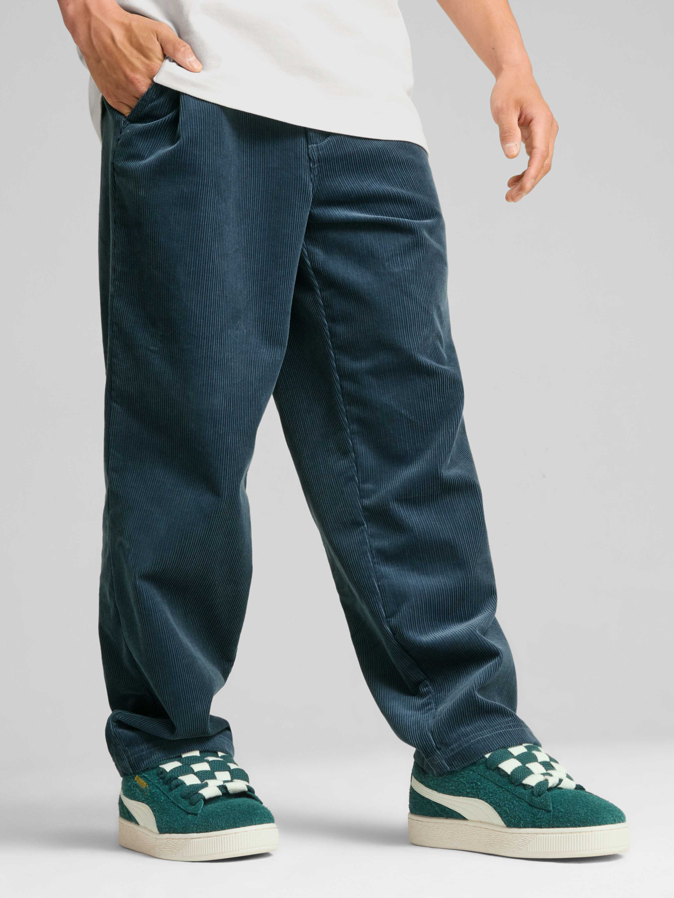 Штаны спортивные PUMA Mmq Corduroy Pants модель 777997 Фото