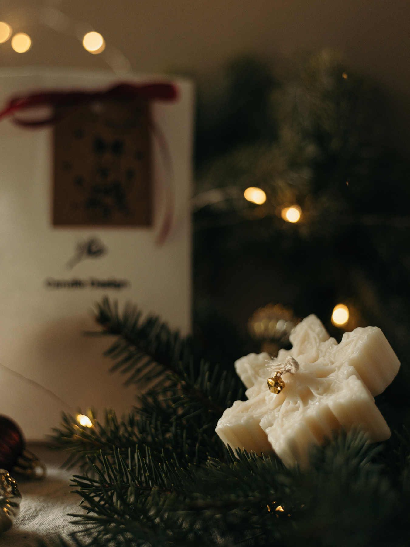 Парфумована різдвяна свічка "Сніжинка", аромат - Просекко з журавлини Candle Design модель 170.2027 Фото