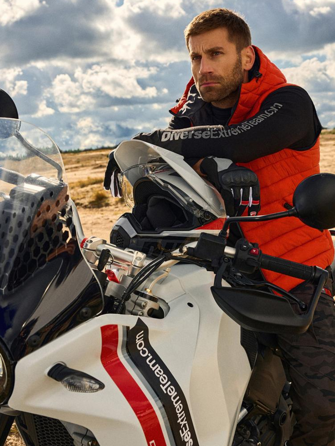 Жилет с утеплителем DIVERSE Dkr Hileguz модель 10040684 Фото