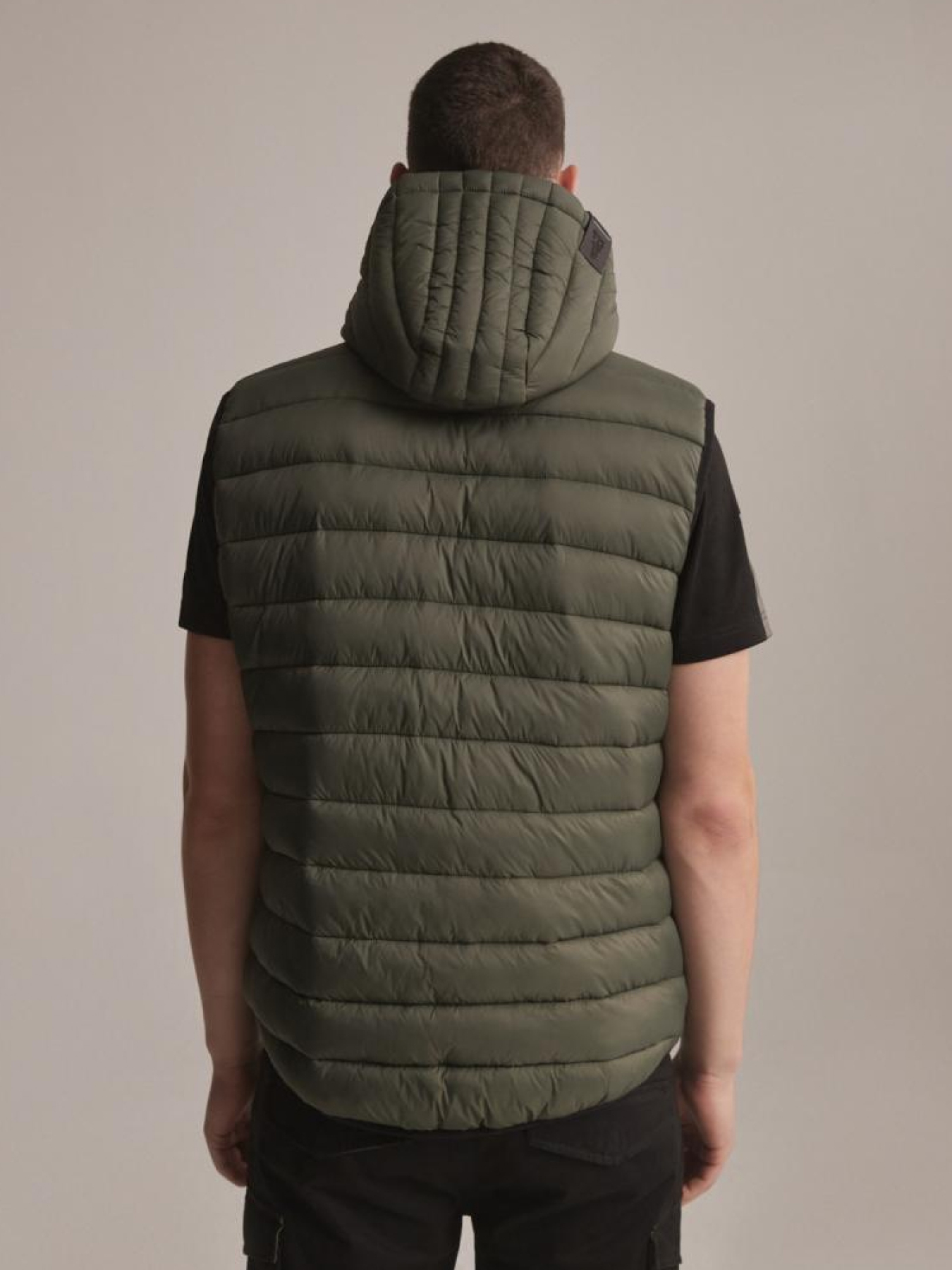 Утеплений жилет DIVERSE Dkr Hilegen модель 10043410 Утеплений жилет DIVERSE Dkr Hilegen модель 10043410 Фото