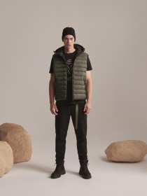 Утеплений жилет DIVERSE Dkr Hilegen модель 10043410 Утеплений жилет DIVERSE Dkr Hilegen модель 10043410 Фото