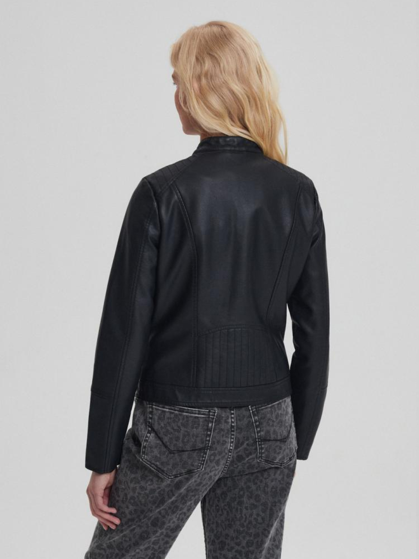 Куртки та дублянки DIVERSE Danae модель 10043803 Куртки та дублянки DIVERSE Danae модель 10043803 Фото