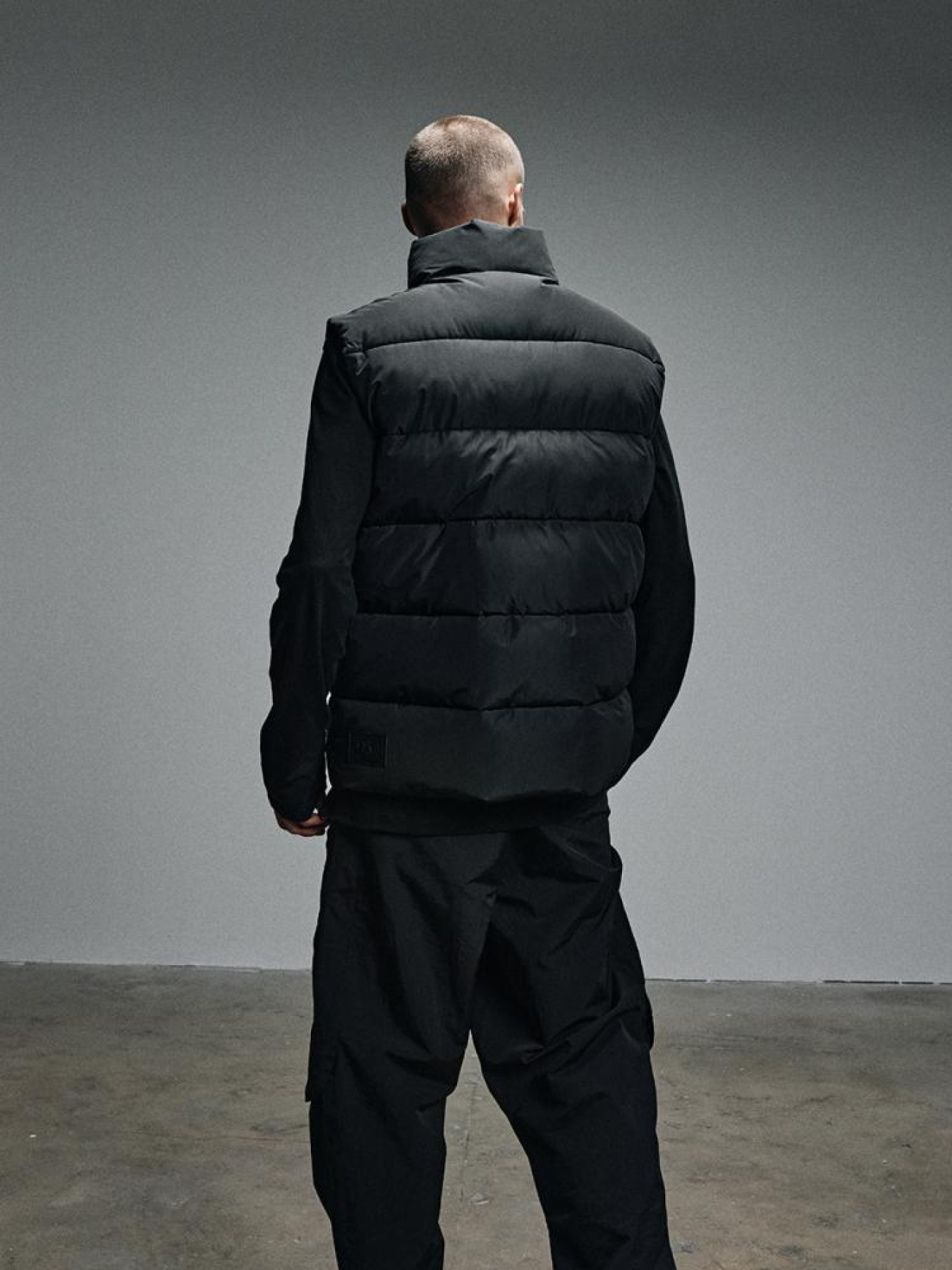 Утеплений жилет DIVERSE Trive Dext модель 10045562 Утеплений жилет DIVERSE Trive Dext модель 10045562 Фото