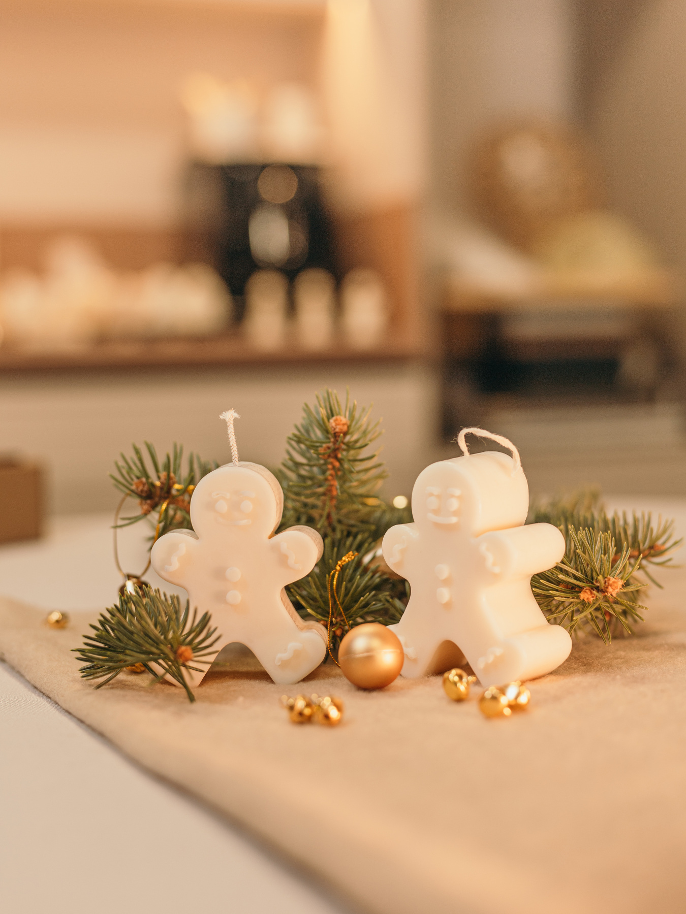 Аромасвічка "Gingerbread man", аромат - Iced Gingersnap (імбирне печиво) Candle Design модель 170.2022 Фото