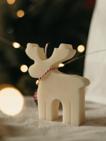 Аромасвічка "Оленик", аромат - Wassail (глінтвейн), натуральний оливковий віск Candle Design модель 170.2011 Фото